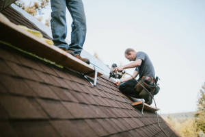 Local Roofers in East Moss Point, MS